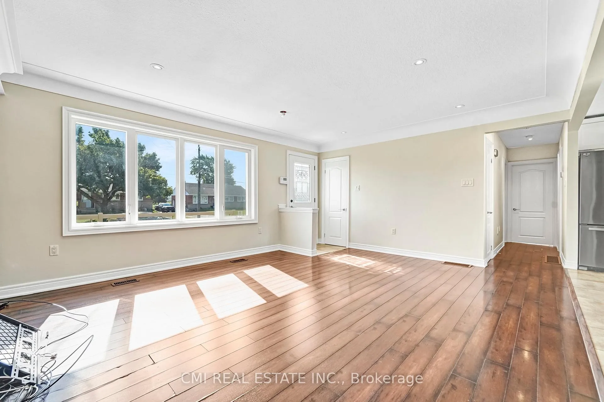 Photo 8 of 301 Christina Avenue, Hamilton, Winona — HOMEH