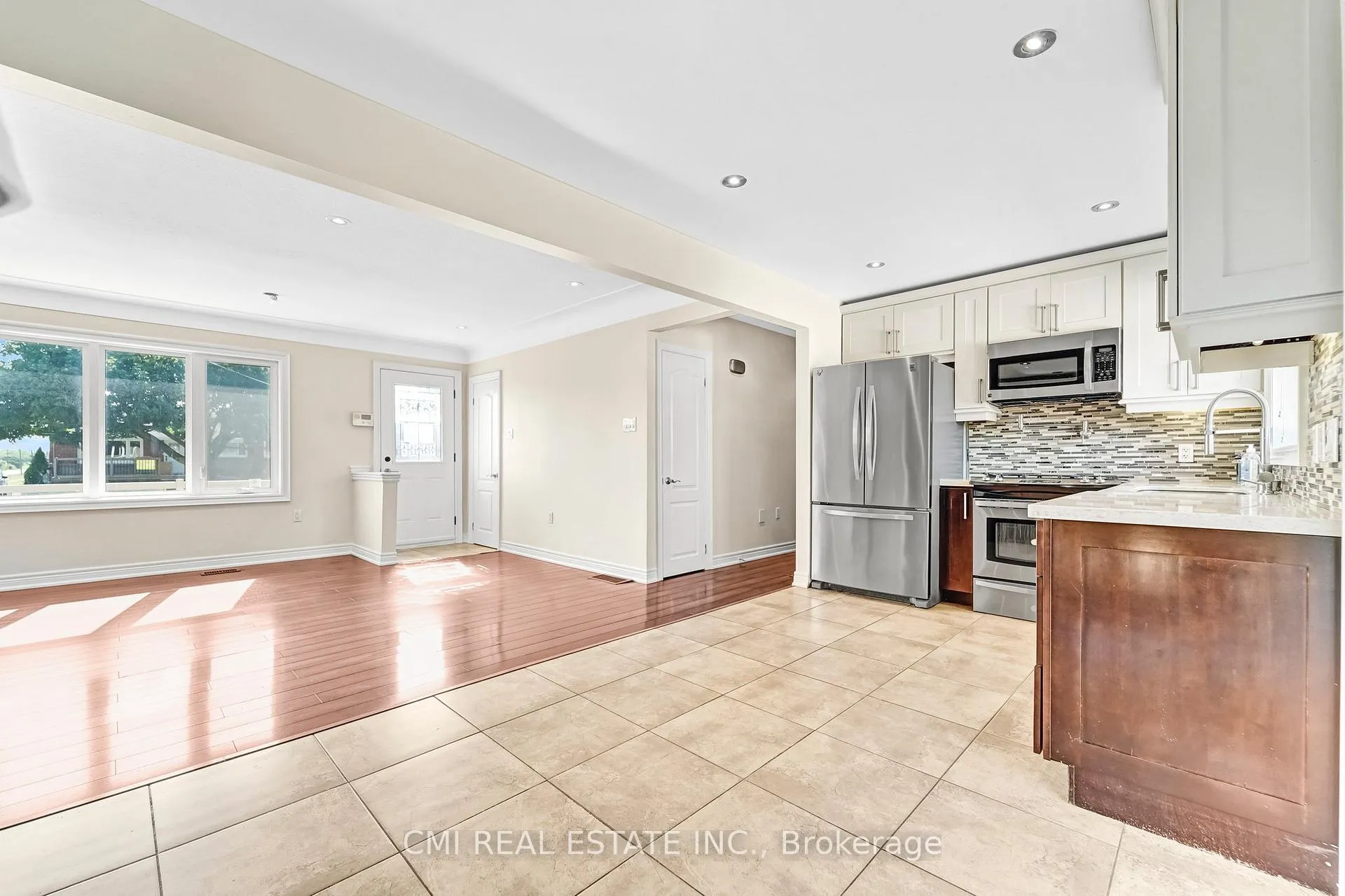 Photo 9 of 301 Christina Avenue, Hamilton, Winona — HOMEH