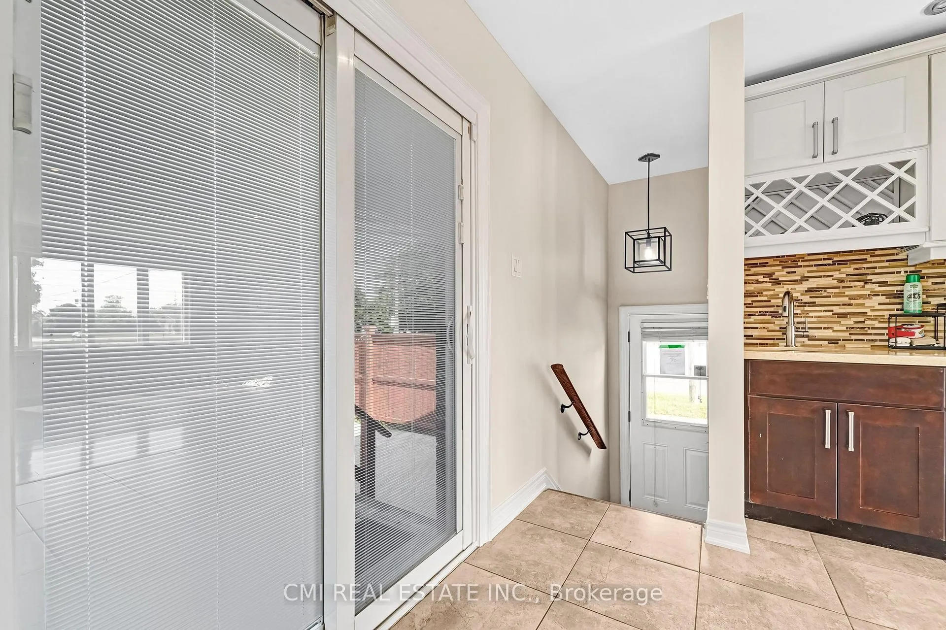 Photo 12 of 301 Christina Avenue, Hamilton, Winona — HOMEH