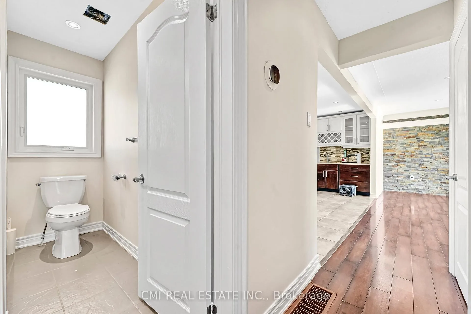 Photo 21 of 301 Christina Avenue, Hamilton, Winona — HOMEH