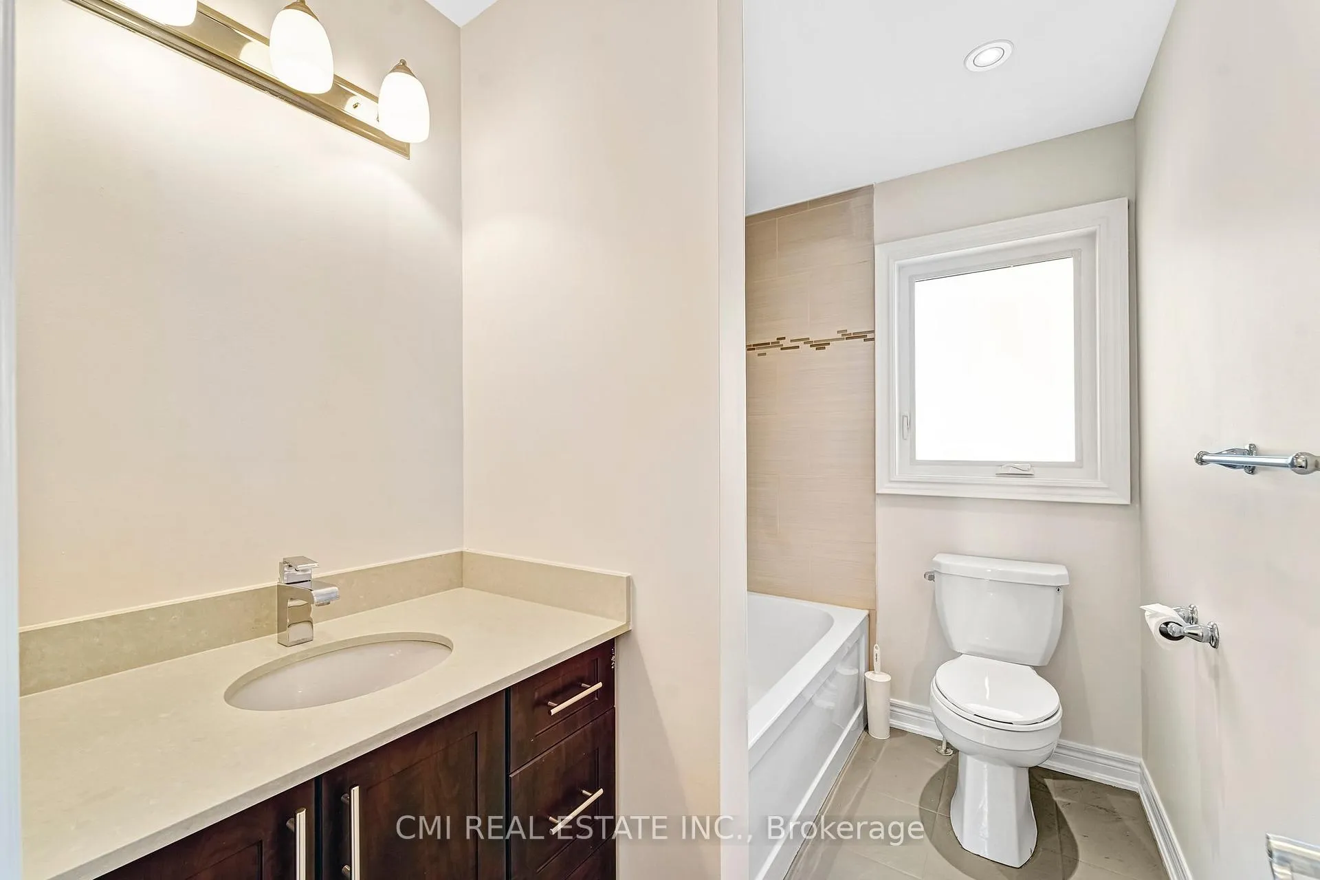 Photo 22 of 301 Christina Avenue, Hamilton, Winona — HOMEH