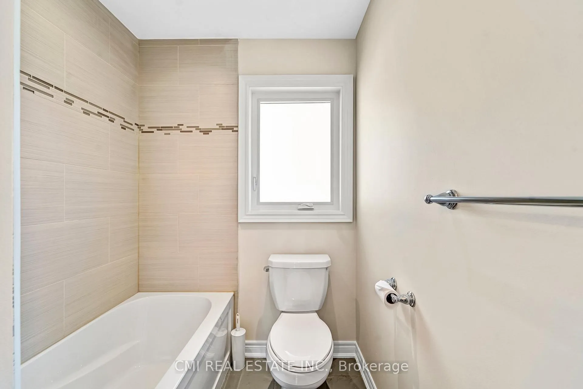 Photo 23 of 301 Christina Avenue, Hamilton, Winona — HOMEH