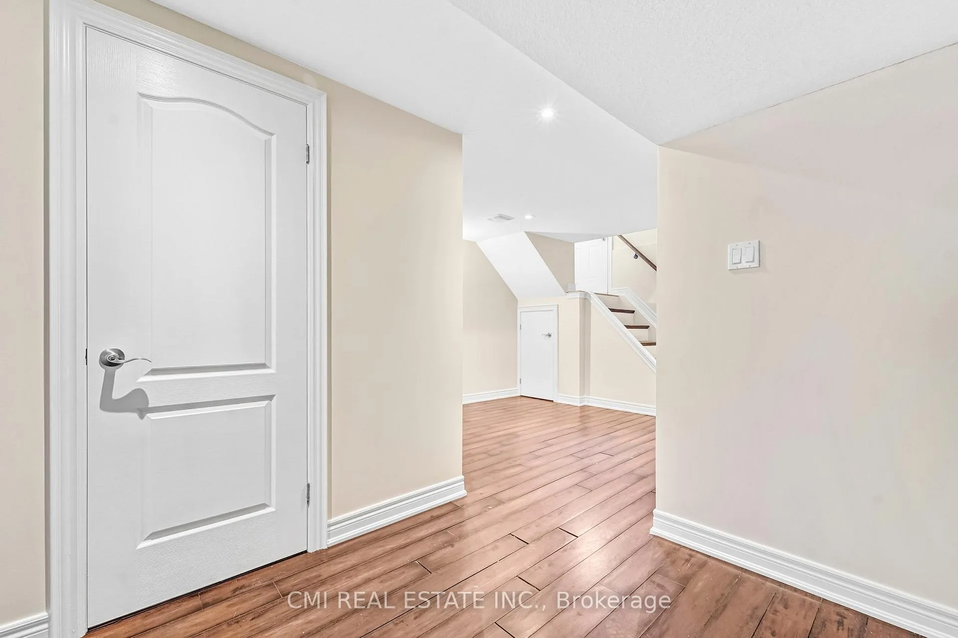 Photo 29 of 301 Christina Avenue, Hamilton, Winona — HOMEH