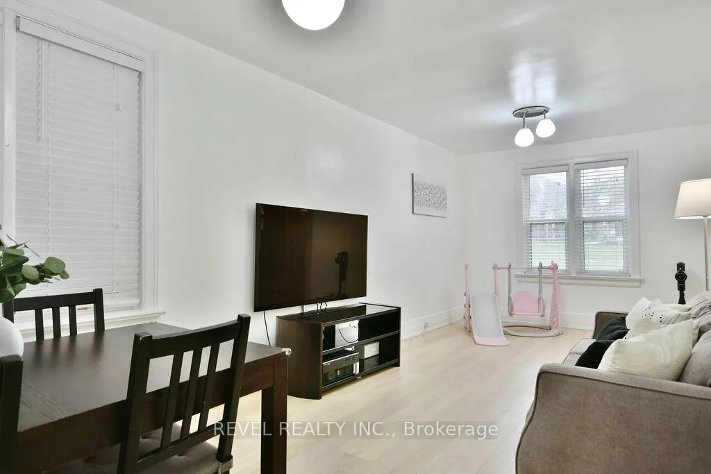 Photo 4 of 34 Penetang Street, Barrie, Codrington — HOMEH