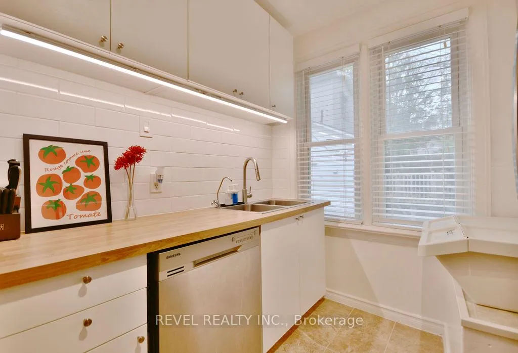 Photo 10 of 34 Penetang Street, Barrie, Codrington — HOMEH