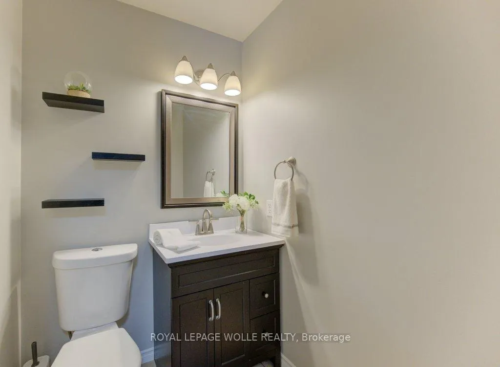 Photo 6 of 23 Michelle Court, Kitchener — HOMEH