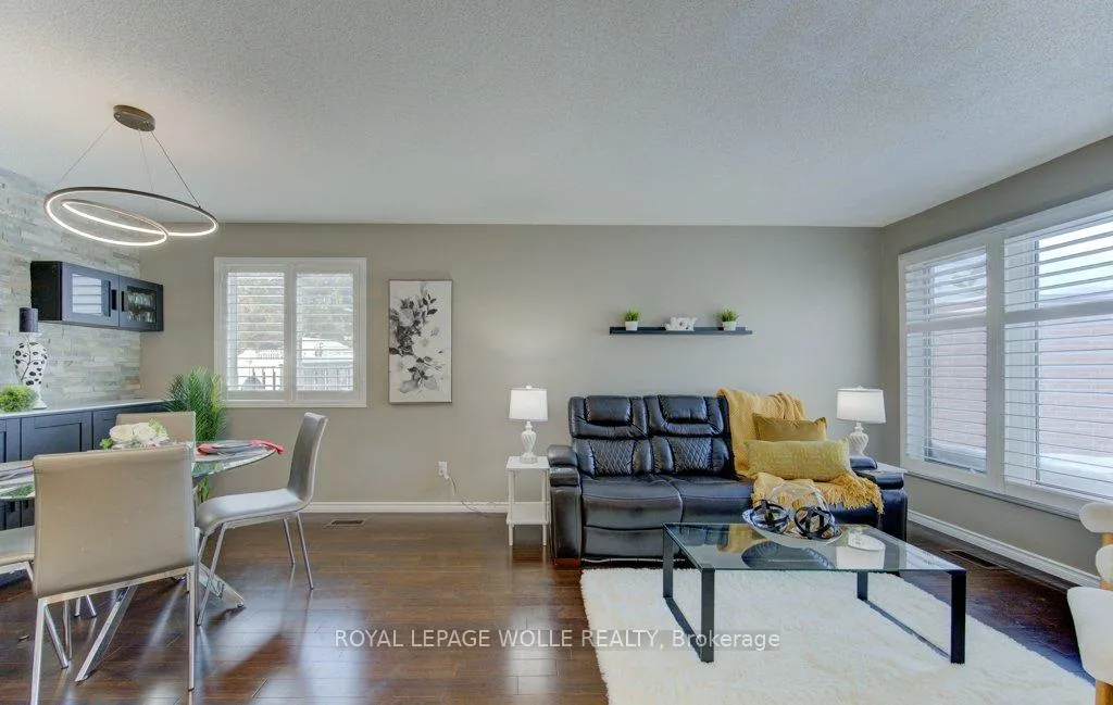 Photo 7 of 23 Michelle Court, Kitchener — HOMEH