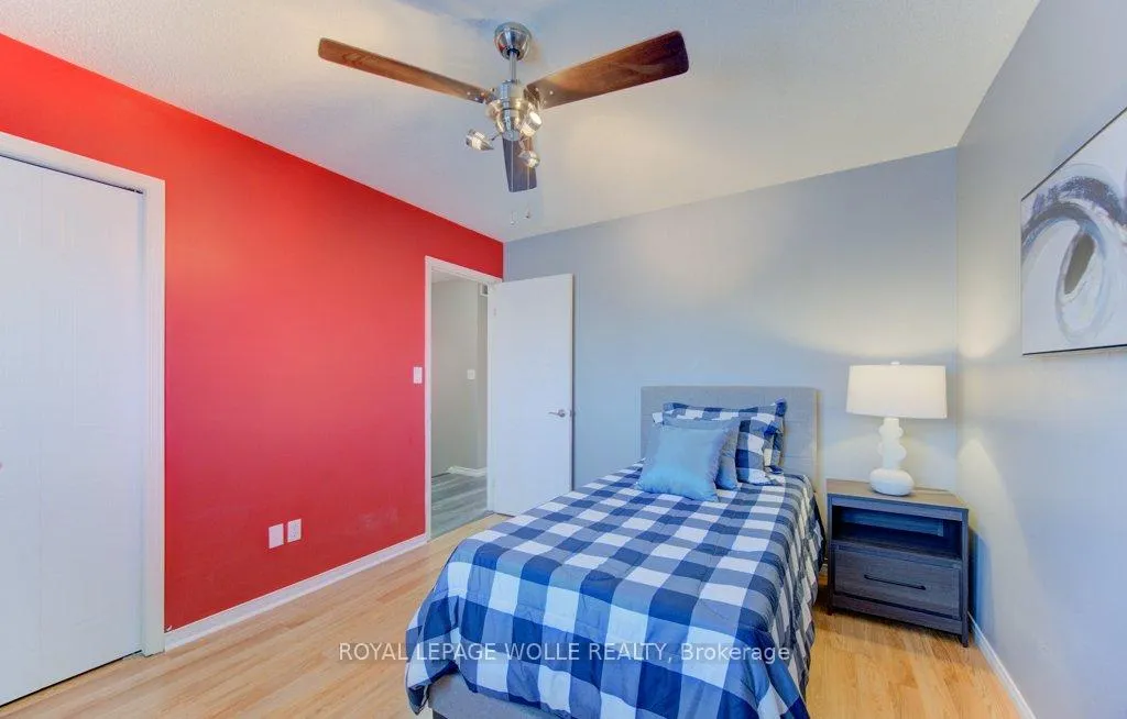 Photo 26 of 23 Michelle Court, Kitchener — HOMEH