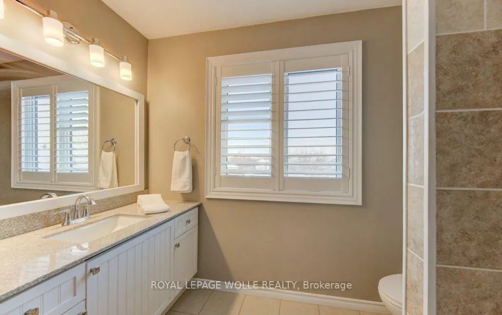 Photo 27 of 23 Michelle Court, Kitchener — HOMEH
