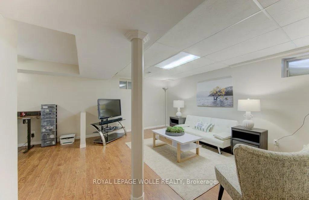 Photo 30 of 23 Michelle Court, Kitchener — HOMEH