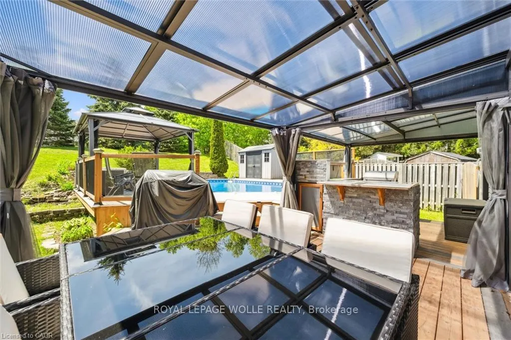 Photo 37 of 23 Michelle Court, Kitchener — HOMEH