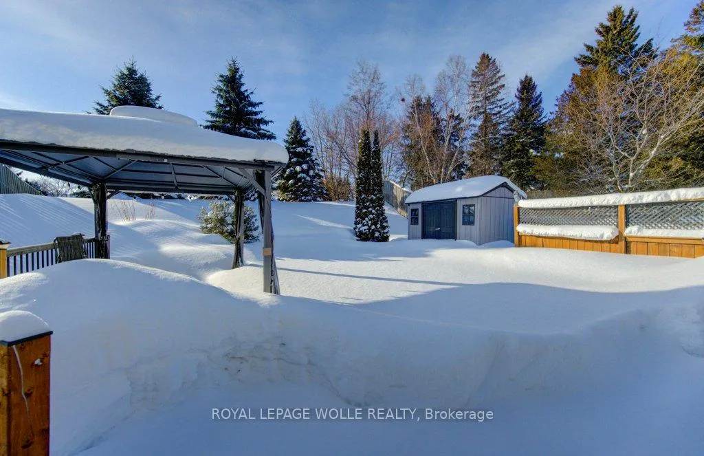 Photo 42 of 23 Michelle Court, Kitchener — HOMEH