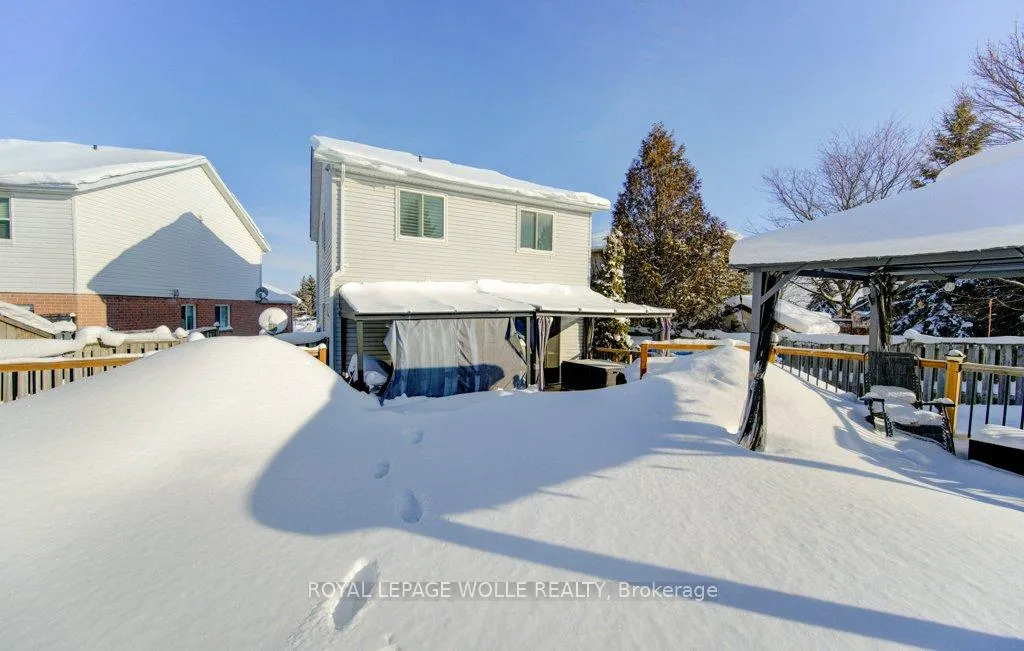 Photo 43 of 23 Michelle Court, Kitchener — HOMEH