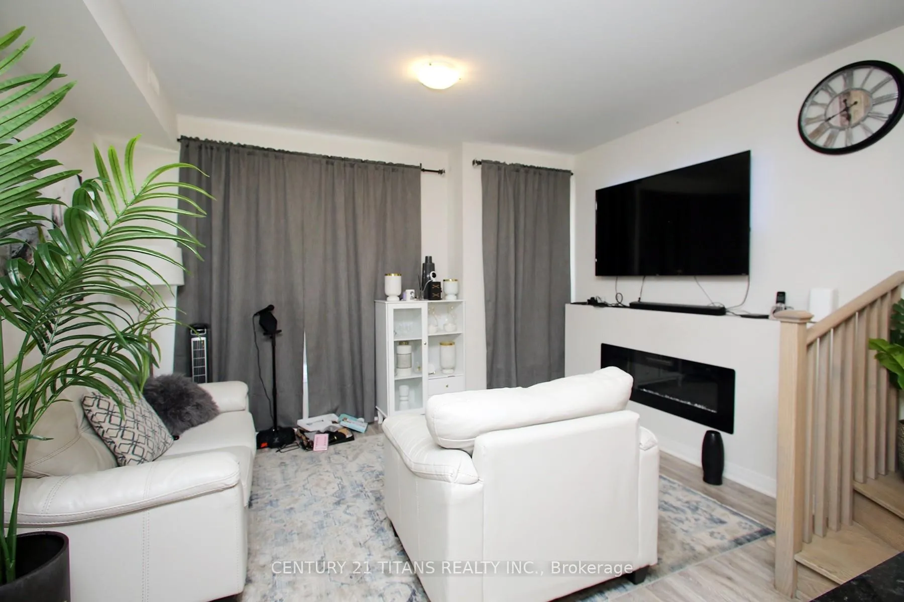 Photo 4 of 1703 Pleasure Valley Path, Oshawa, Samac — HOMEH