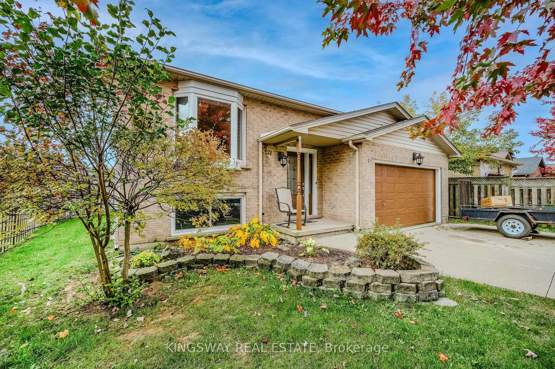 Photo 1 of 21 Longview Road, Hamilton, Mount Hope — HOMEH