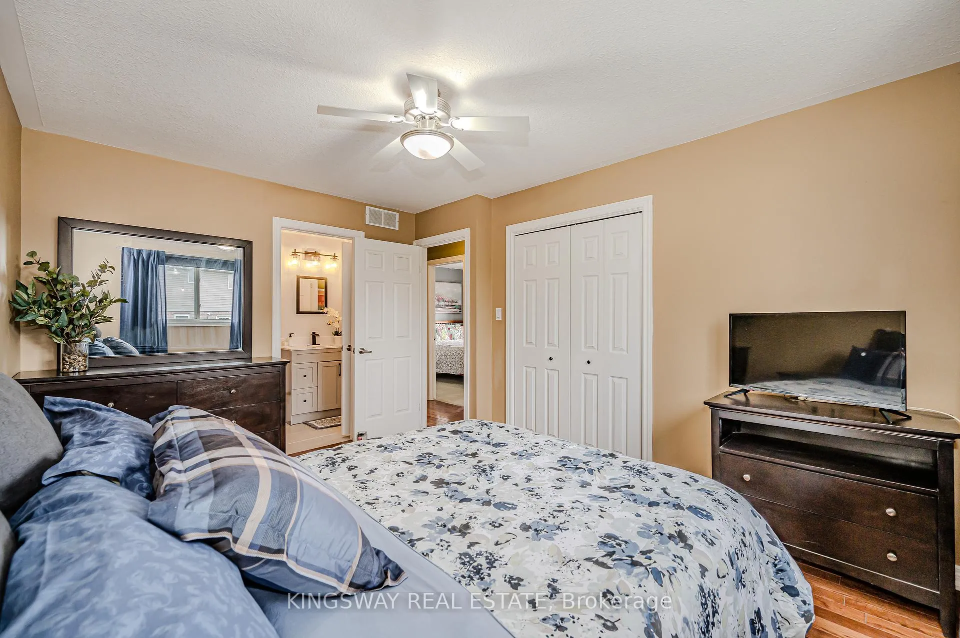 Photo 14 of 21 Longview Road, Hamilton, Mount Hope — HOMEH
