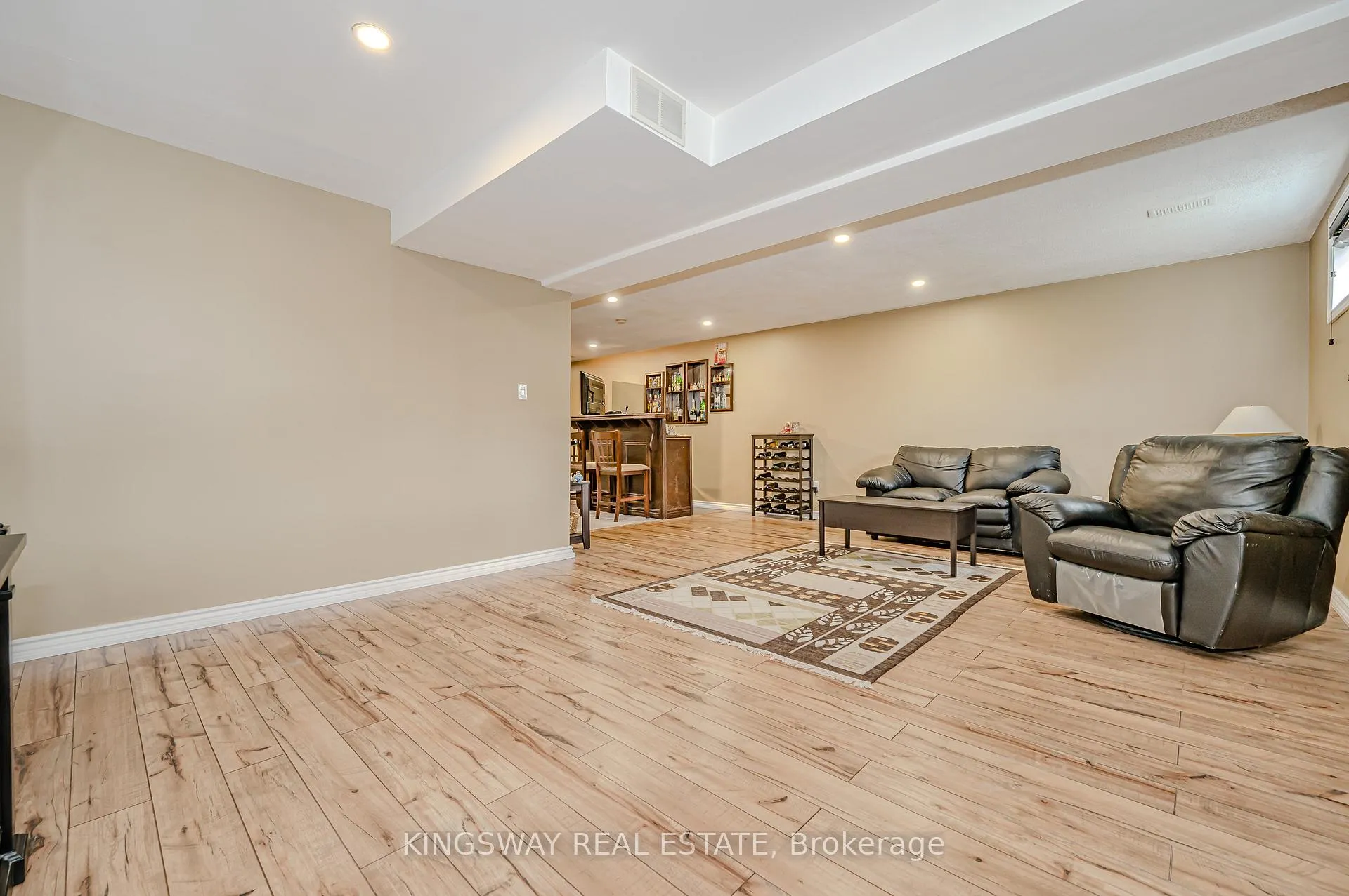 Photo 21 of 21 Longview Road, Hamilton, Mount Hope — HOMEH