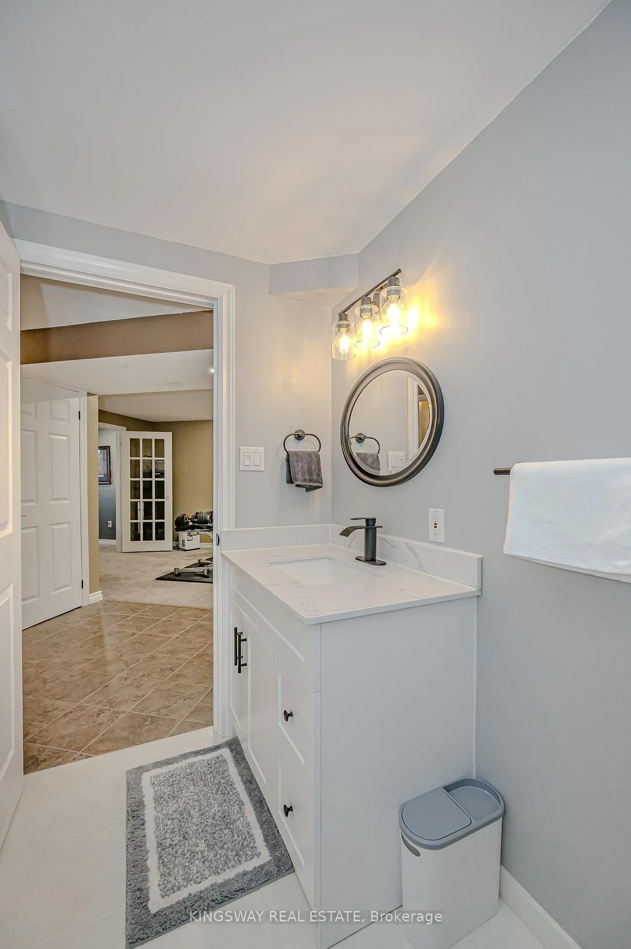 Photo 23 of 21 Longview Road, Hamilton, Mount Hope — HOMEH