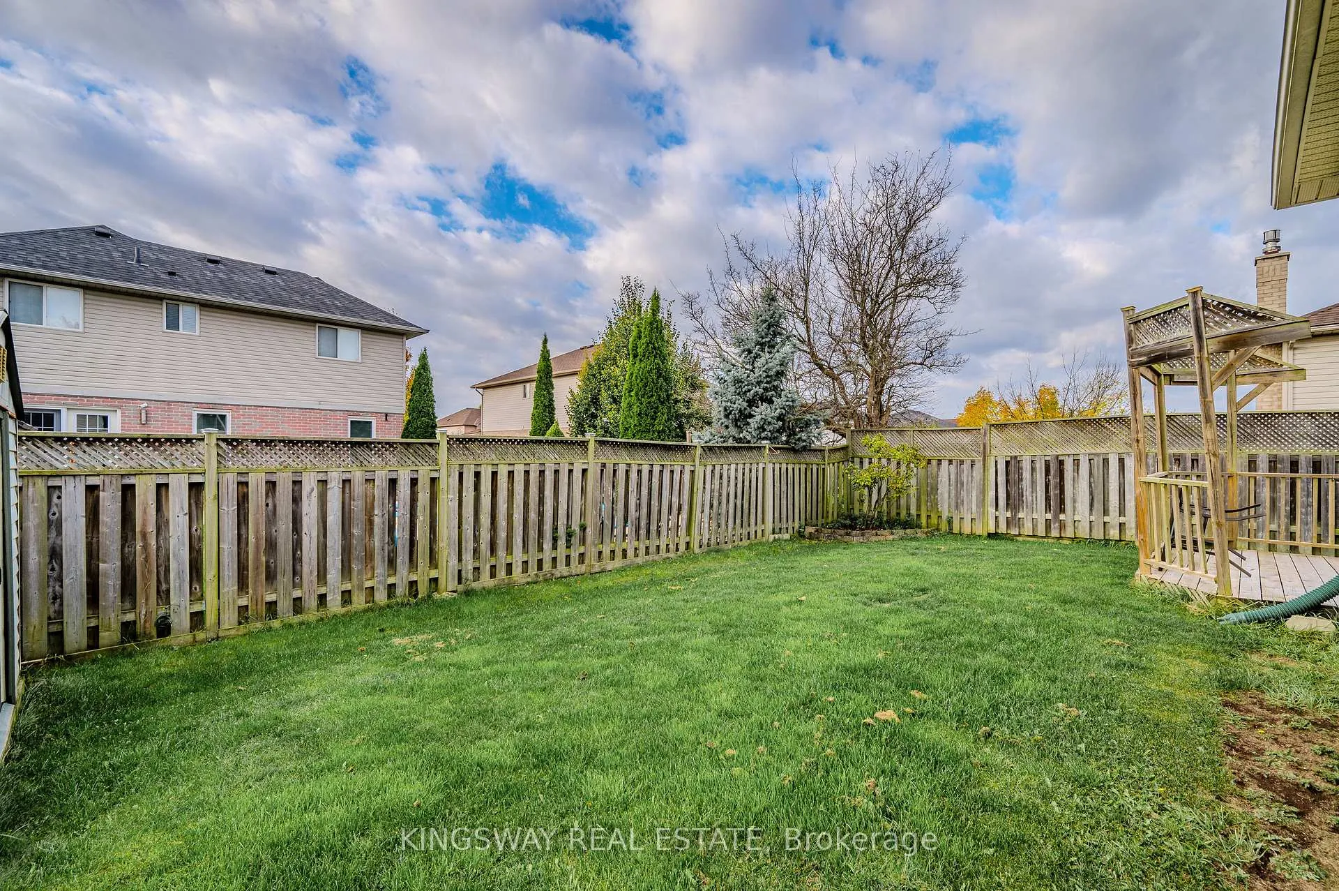 Photo 28 of 21 Longview Road, Hamilton, Mount Hope — HOMEH