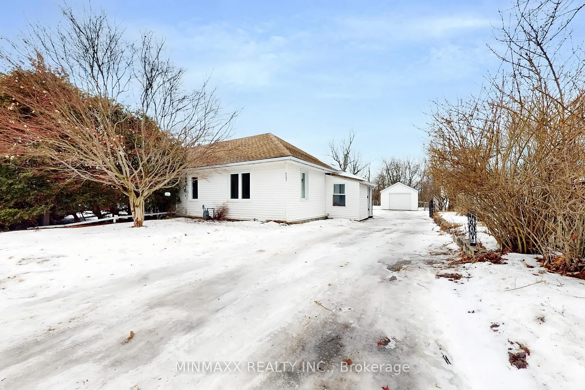 Front of 127 Poplar Avenue