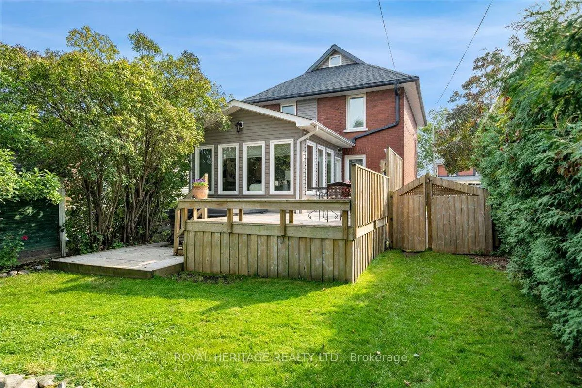 Photo 3 of 216 Gliddon Avenue, Oshawa, Central — HOMEH