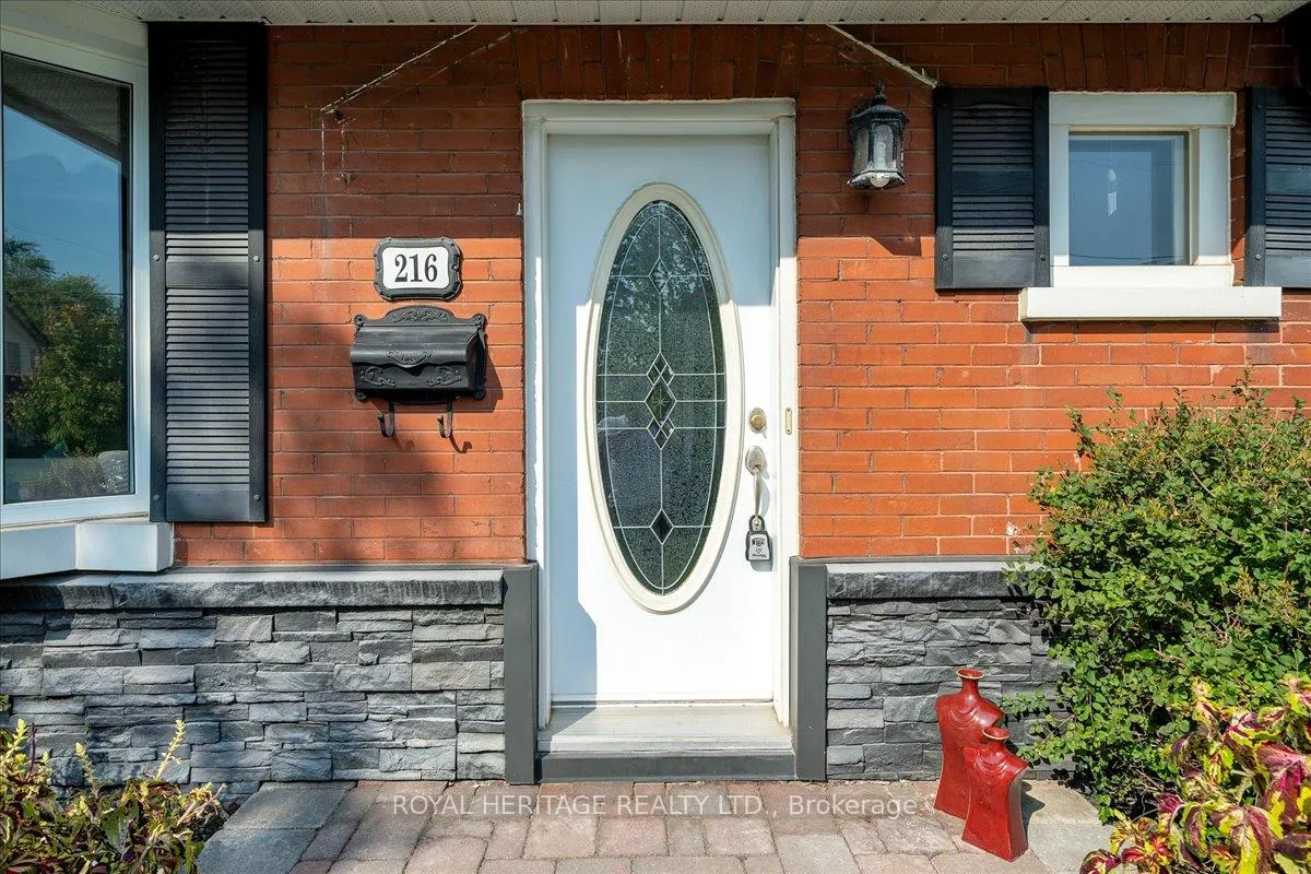 Photo 5 of 216 Gliddon Avenue, Oshawa, Central — HOMEH