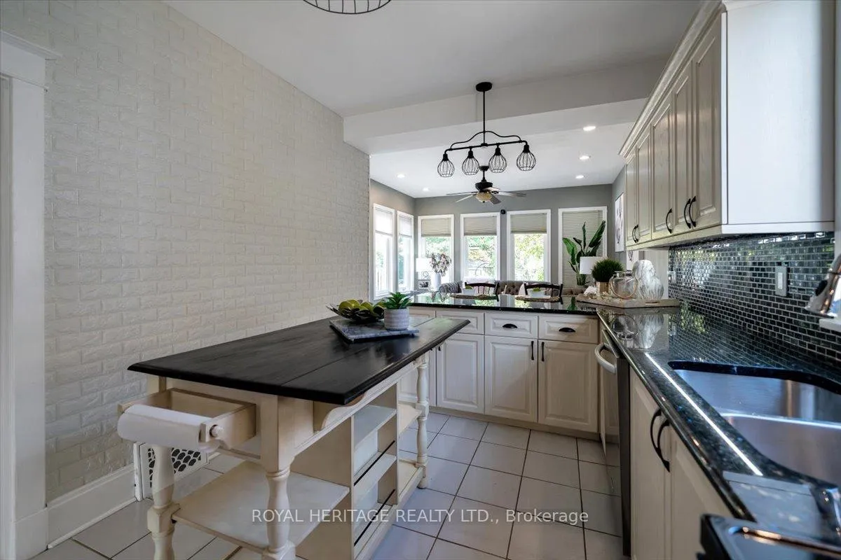 Photo 9 of 216 Gliddon Avenue, Oshawa, Central — HOMEH