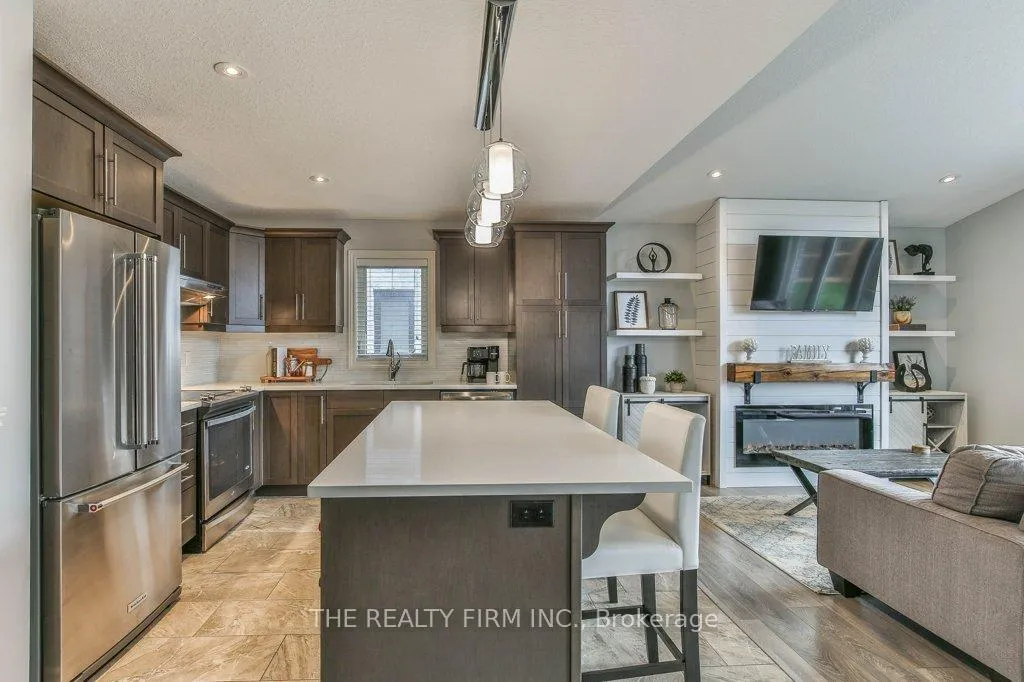 Photo 7 of 92 Westlake Drive, St. Thomas — HOMEH