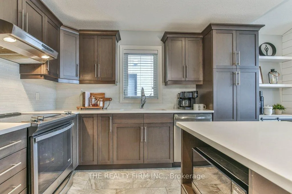 Photo 8 of 92 Westlake Drive, St. Thomas — HOMEH