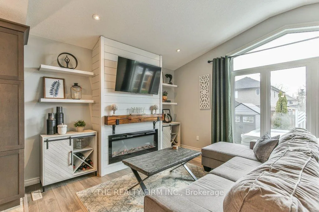 Photo 15 of 92 Westlake Drive, St. Thomas — HOMEH