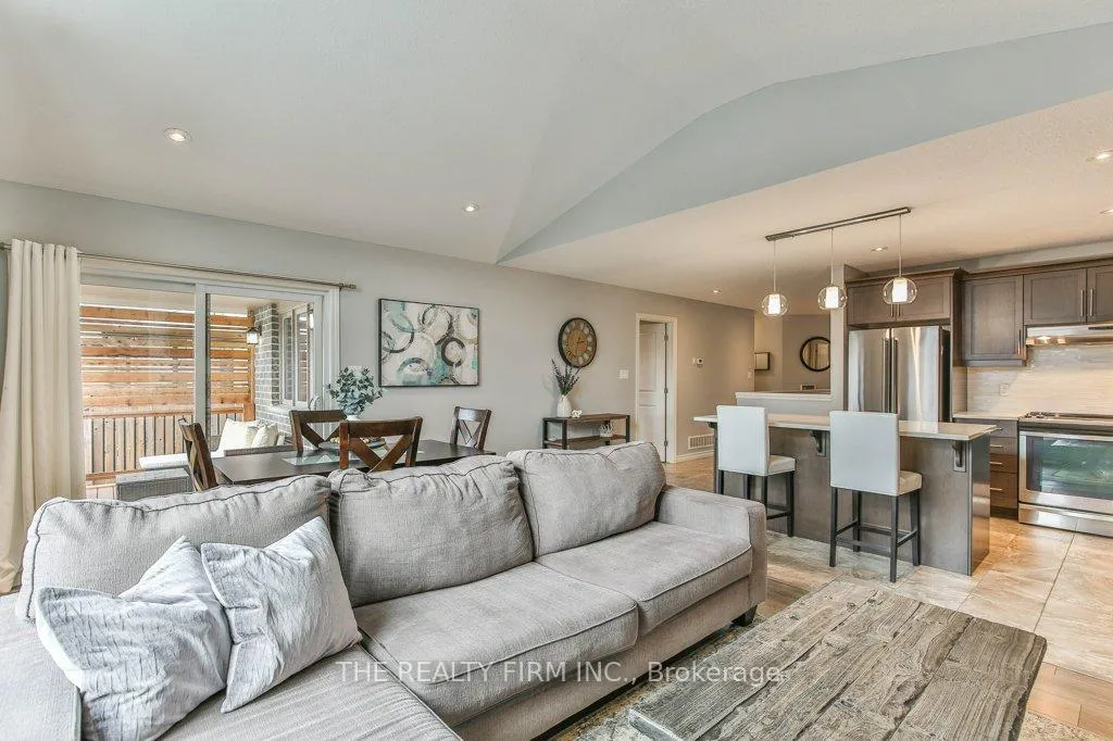 Photo 19 of 92 Westlake Drive, St. Thomas — HOMEH