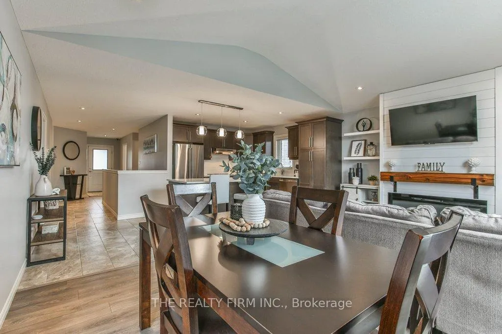 Photo 20 of 92 Westlake Drive, St. Thomas — HOMEH