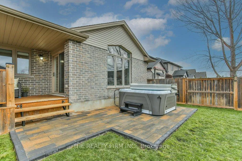 Photo 46 of 92 Westlake Drive, St. Thomas — HOMEH