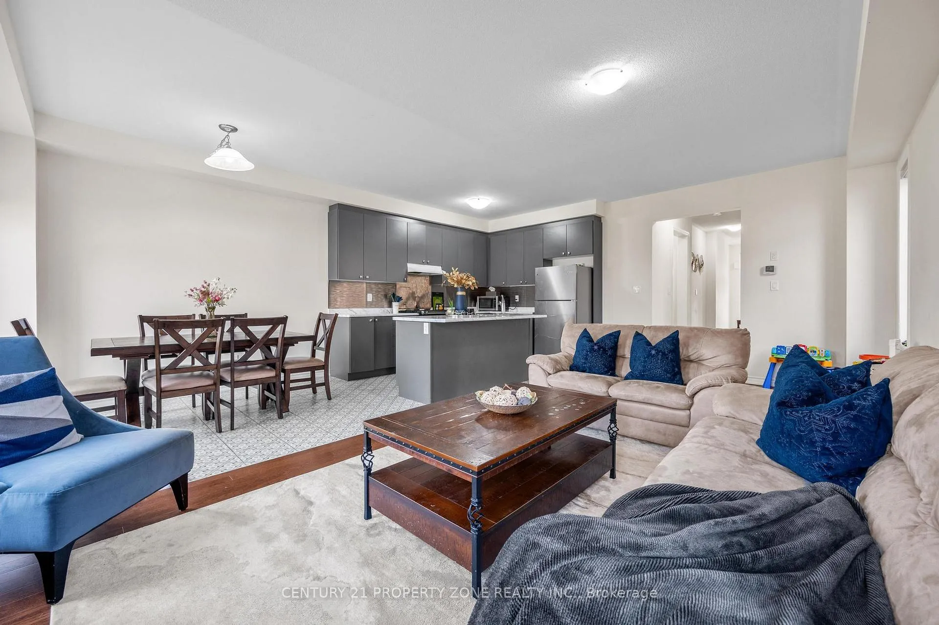 Photo 10 of 11 Hinkson Street, Whitby, Williamsburg — HOMEH