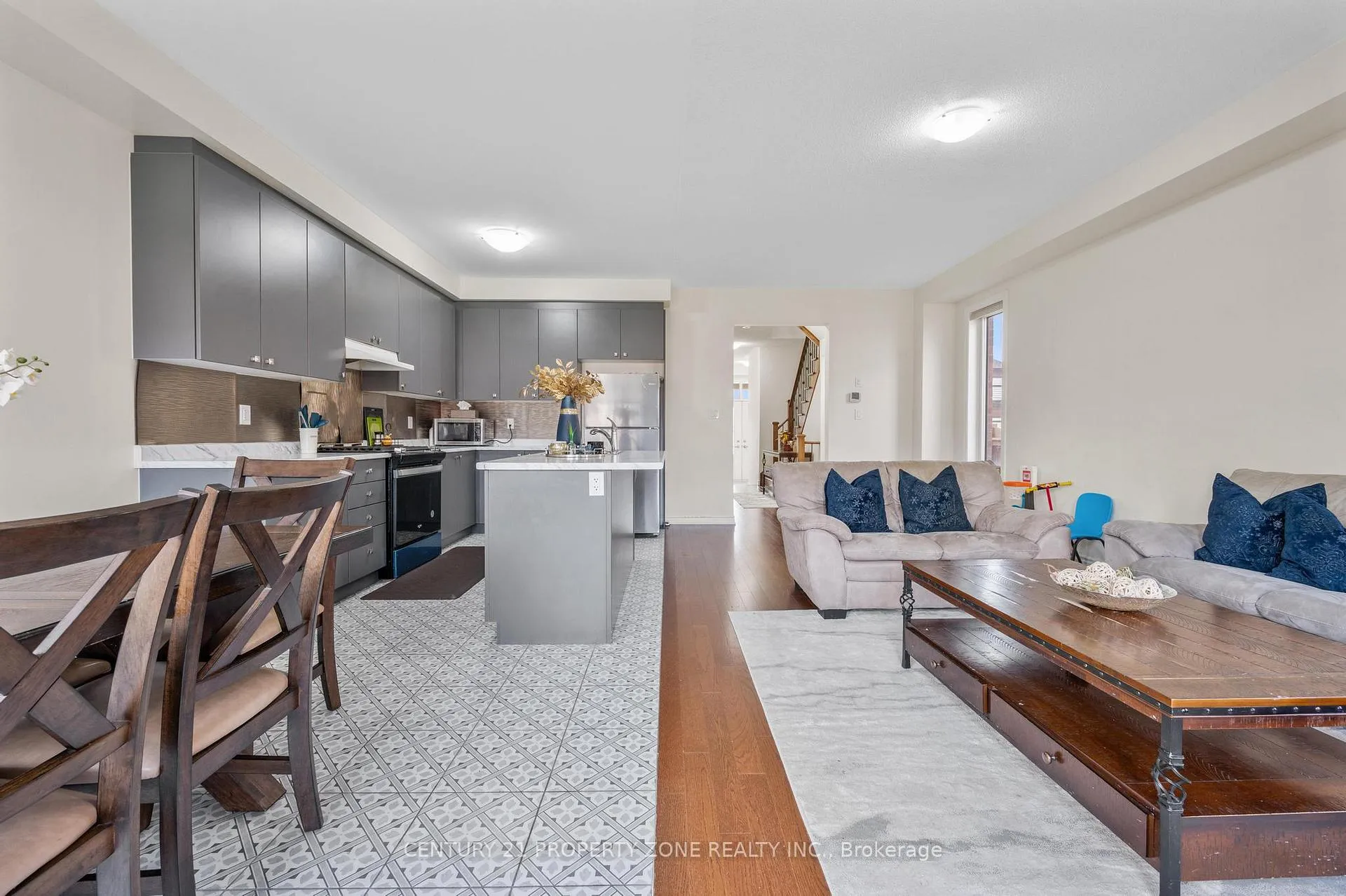 Photo 11 of 11 Hinkson Street, Whitby, Williamsburg — HOMEH