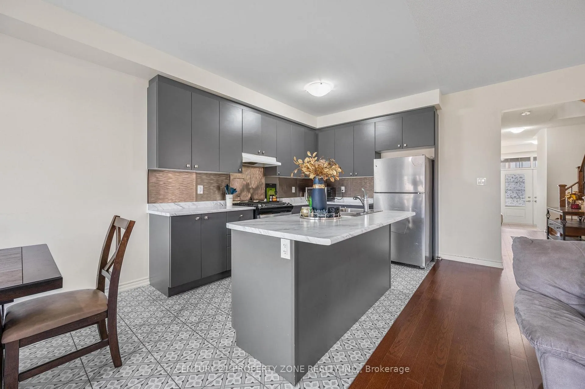 Photo 14 of 11 Hinkson Street, Whitby, Williamsburg — HOMEH