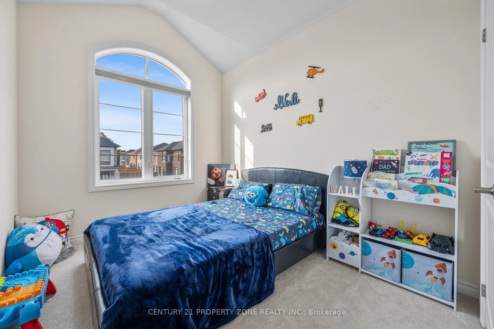 Photo 30 of 11 Hinkson Street, Whitby, Williamsburg — HOMEH