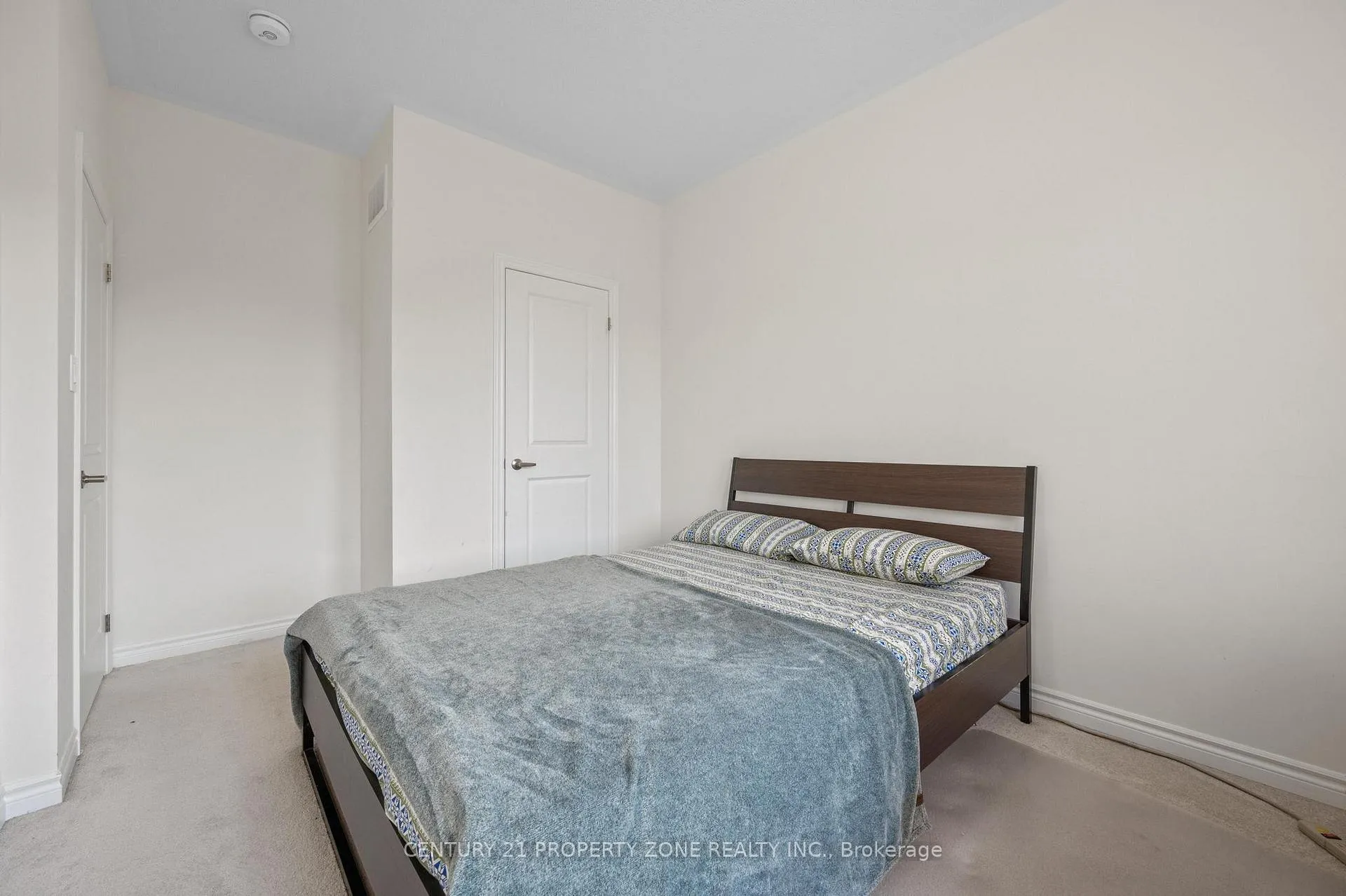 Photo 32 of 11 Hinkson Street, Whitby, Williamsburg — HOMEH
