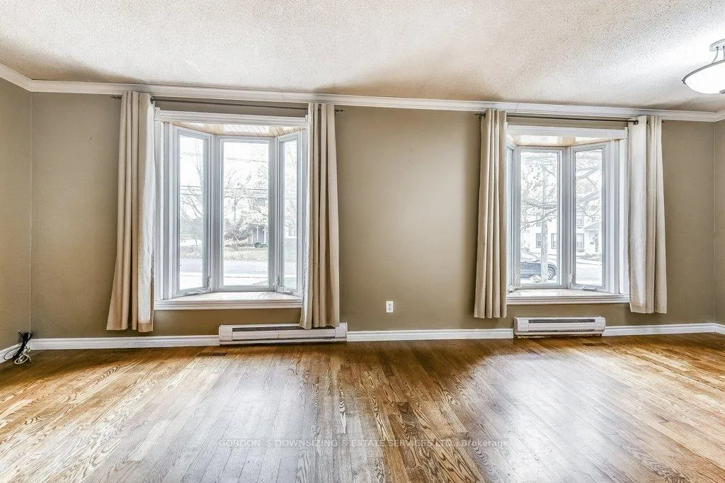 Photo 10 of 30 Ermatinger Street, Selwyn — HOMEH