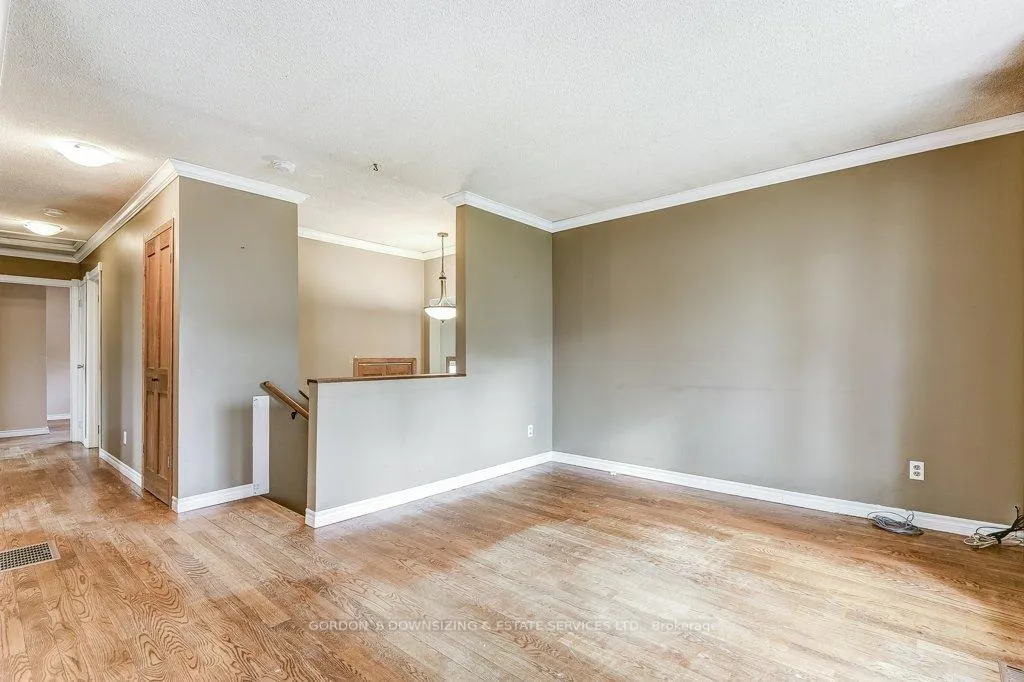 Photo 13 of 30 Ermatinger Street, Selwyn — HOMEH