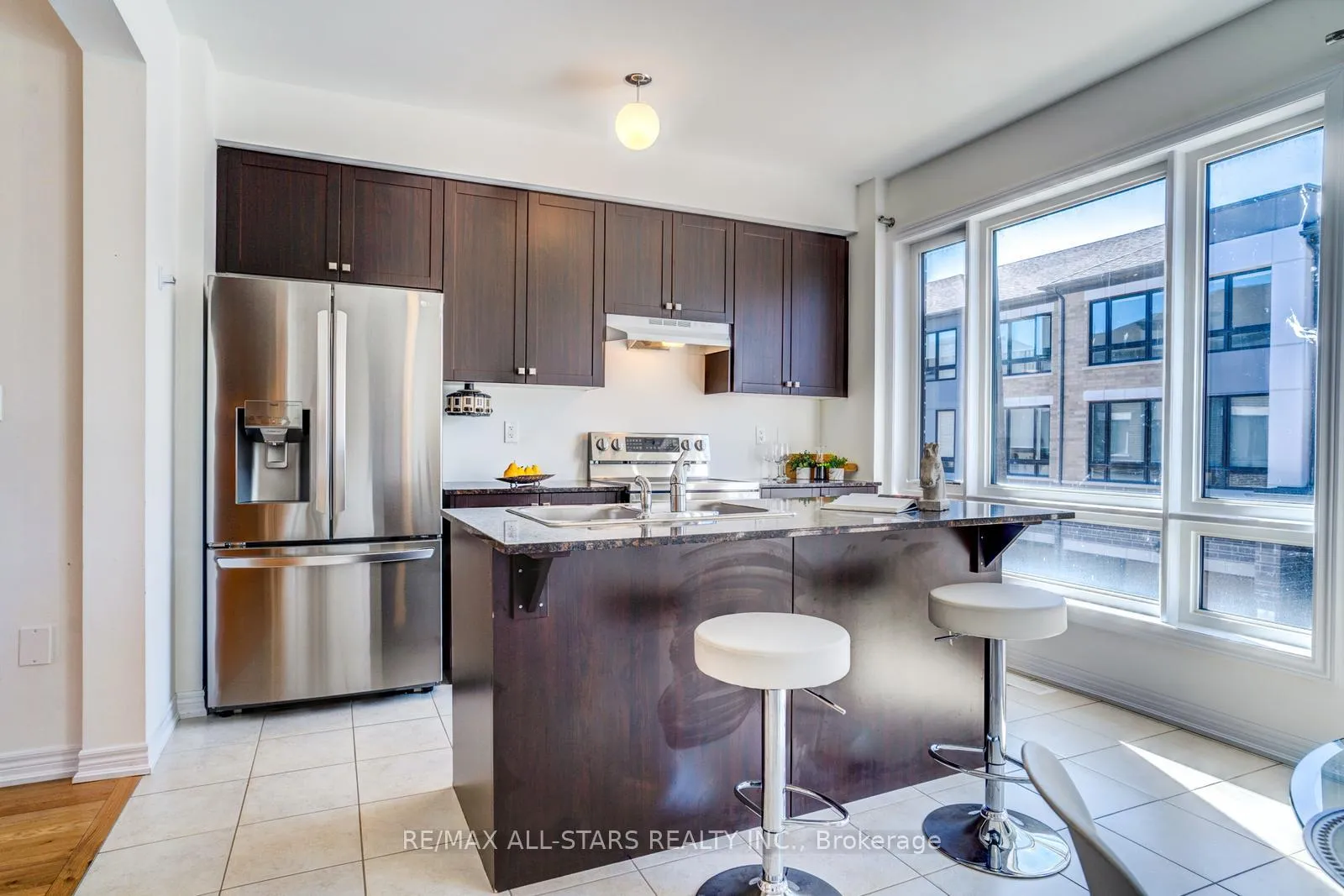Photo 19 of 41 Steamboat Way, Whitby, Port Whitby — HOMEH