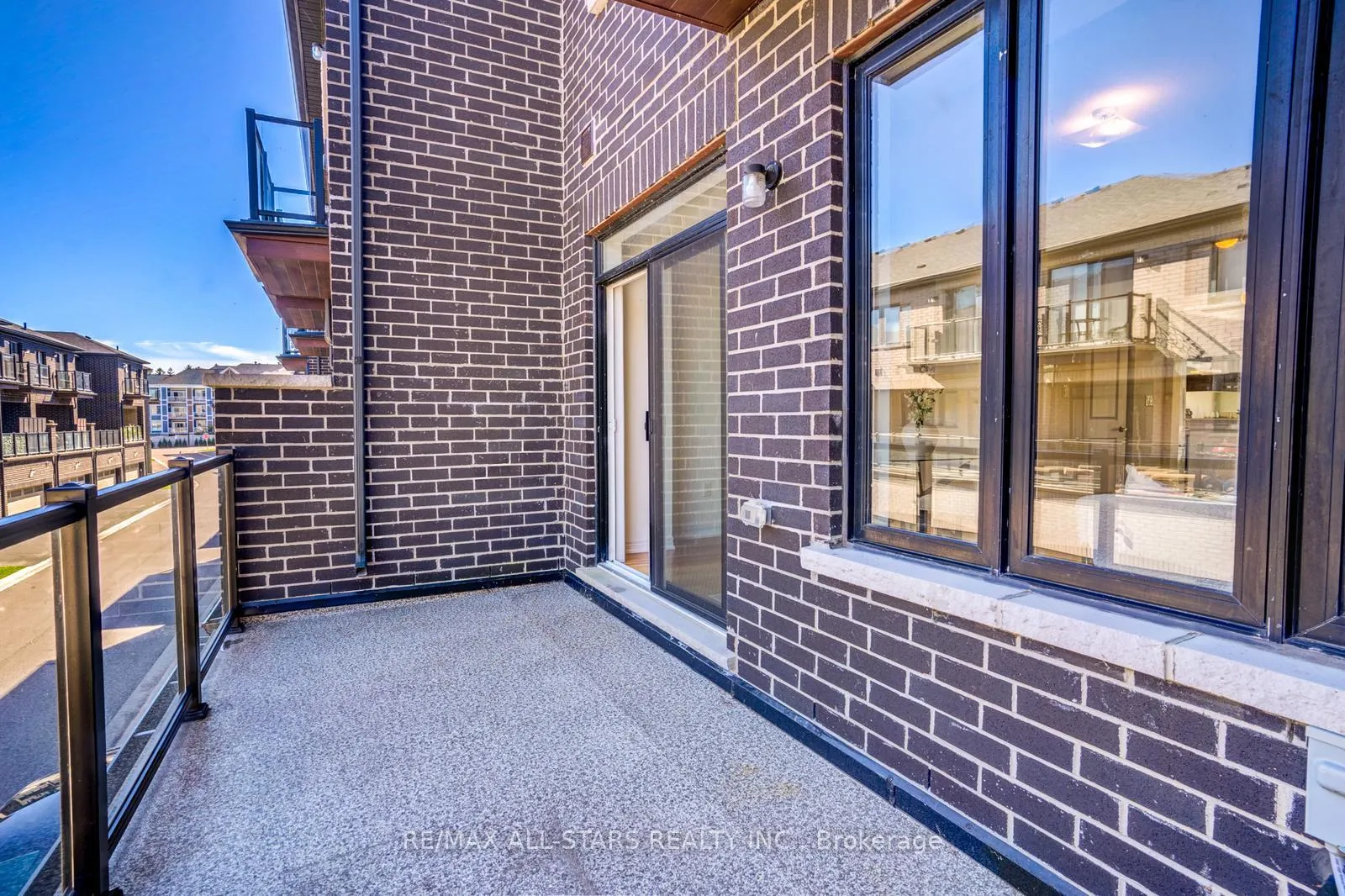 Photo 24 of 41 Steamboat Way, Whitby, Port Whitby — HOMEH