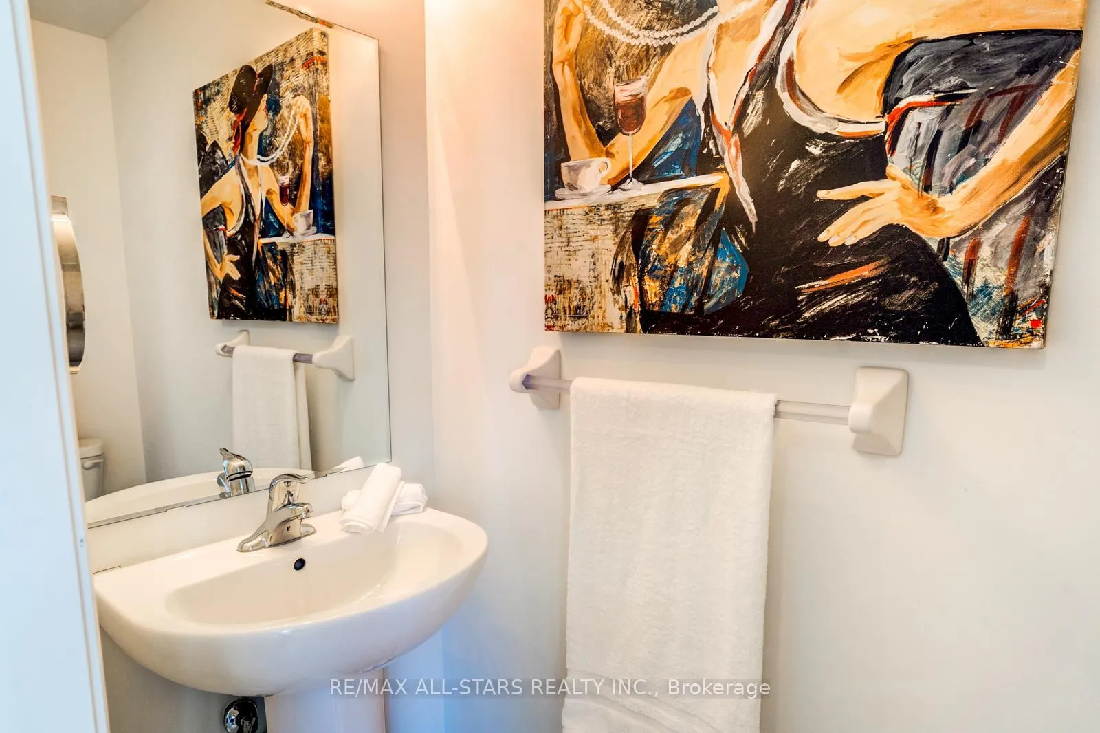 Photo 25 of 41 Steamboat Way, Whitby, Port Whitby — HOMEH