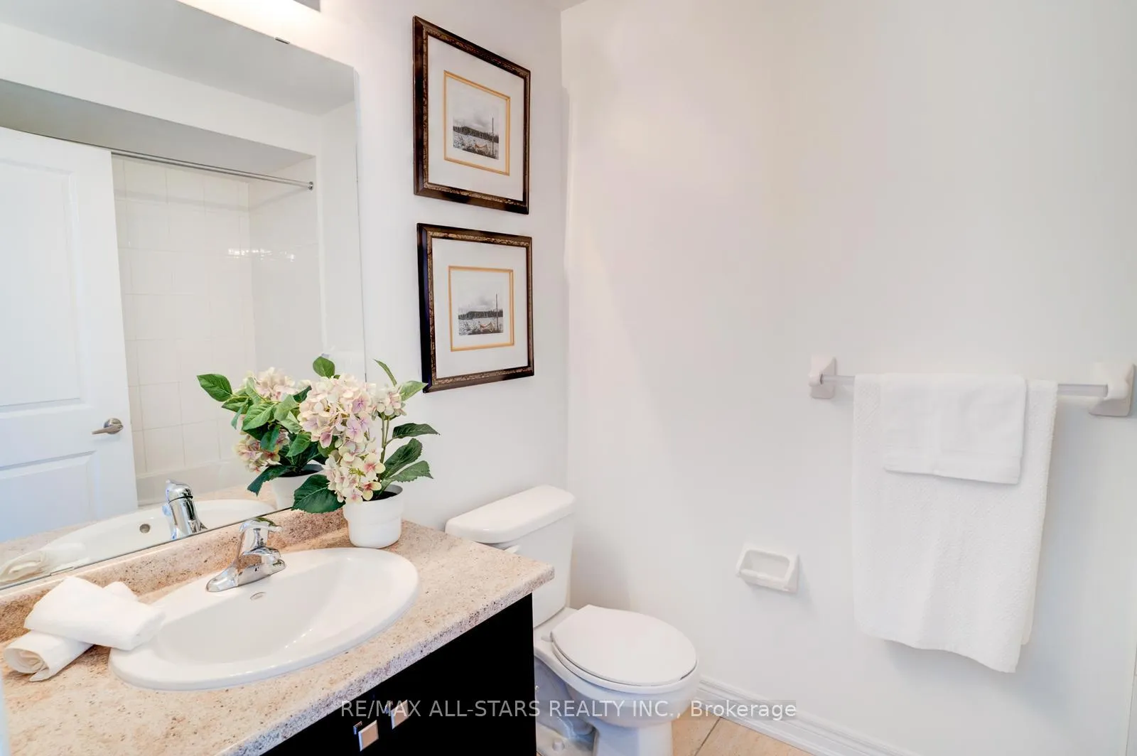 Photo 35 of 41 Steamboat Way, Whitby, Port Whitby — HOMEH