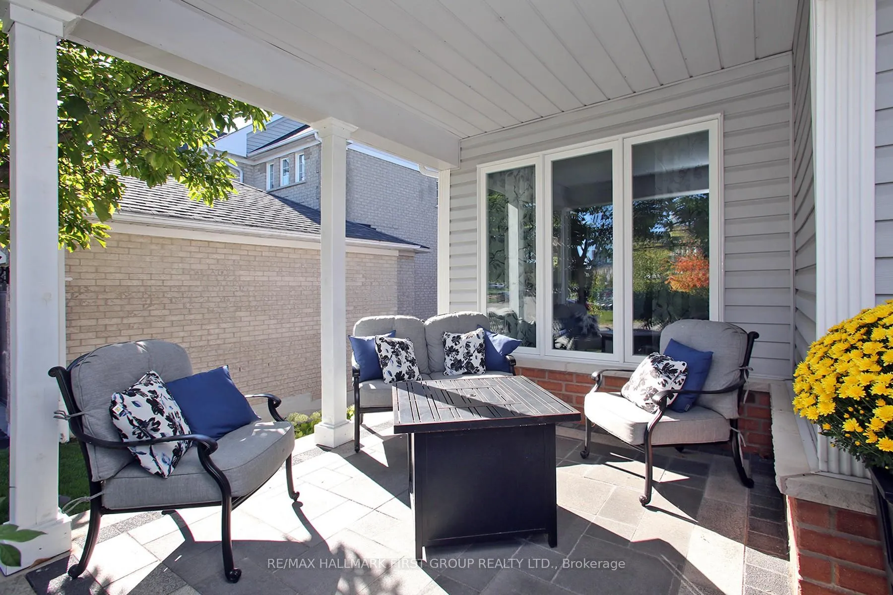 Photo 2 of 1010 Glenbourne Drive, Oshawa, Pinecrest — HOMEH