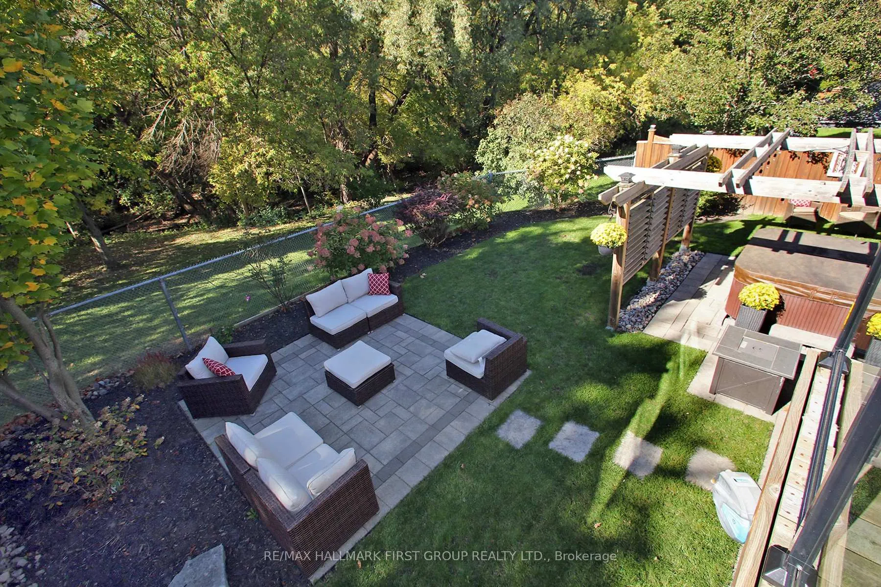 Photo 37 of 1010 Glenbourne Drive, Oshawa, Pinecrest — HOMEH
