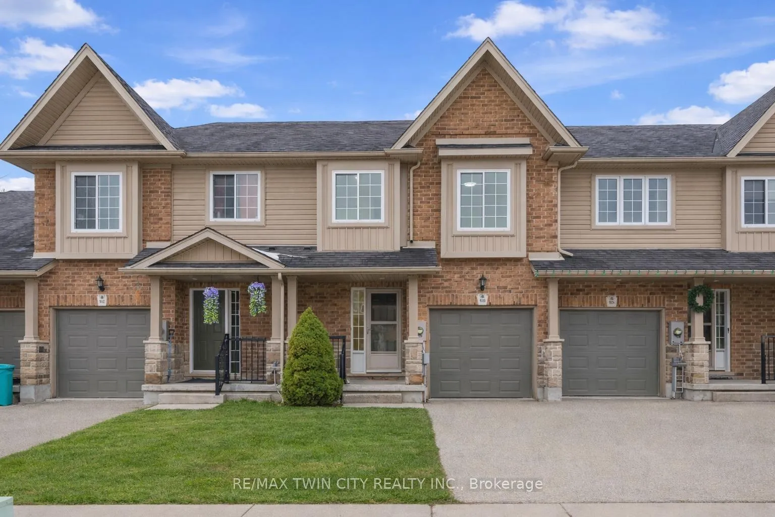 Front of 930 Zeller Crescent