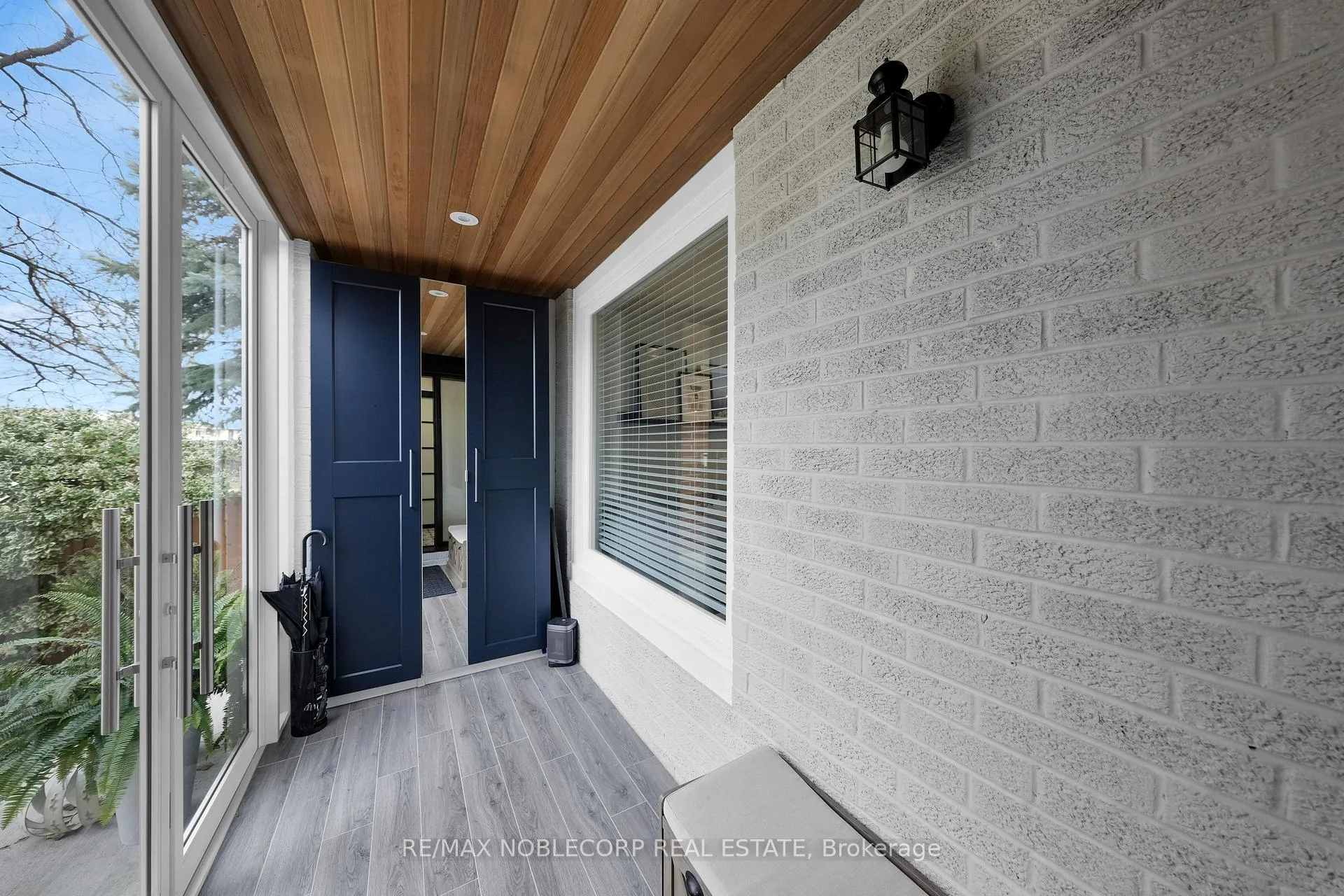 Photo 6 of 115 Aberdeen Avenue, Vaughan, East Woodbridge — HOMEH