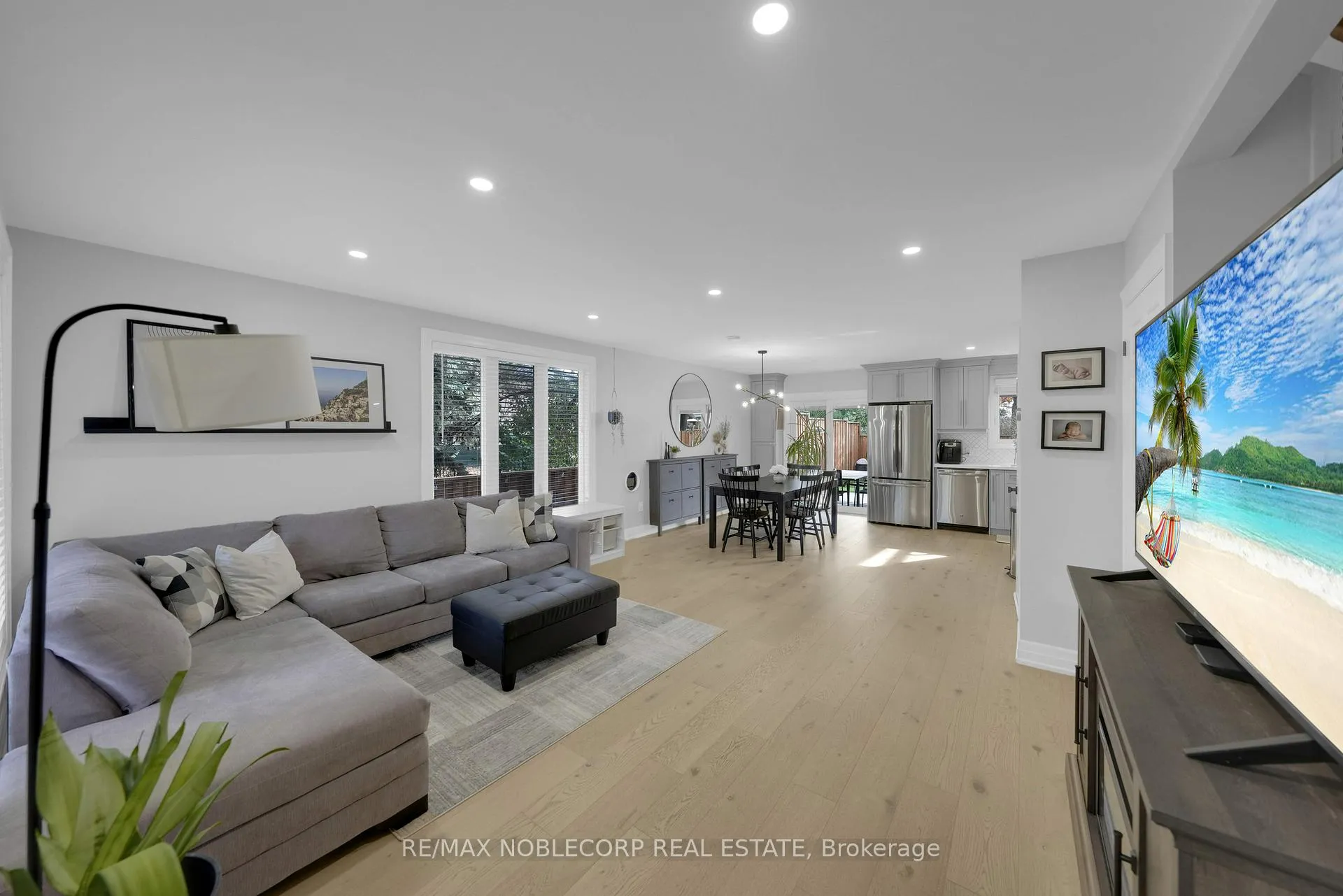 Photo 9 of 115 Aberdeen Avenue, Vaughan, East Woodbridge — HOMEH