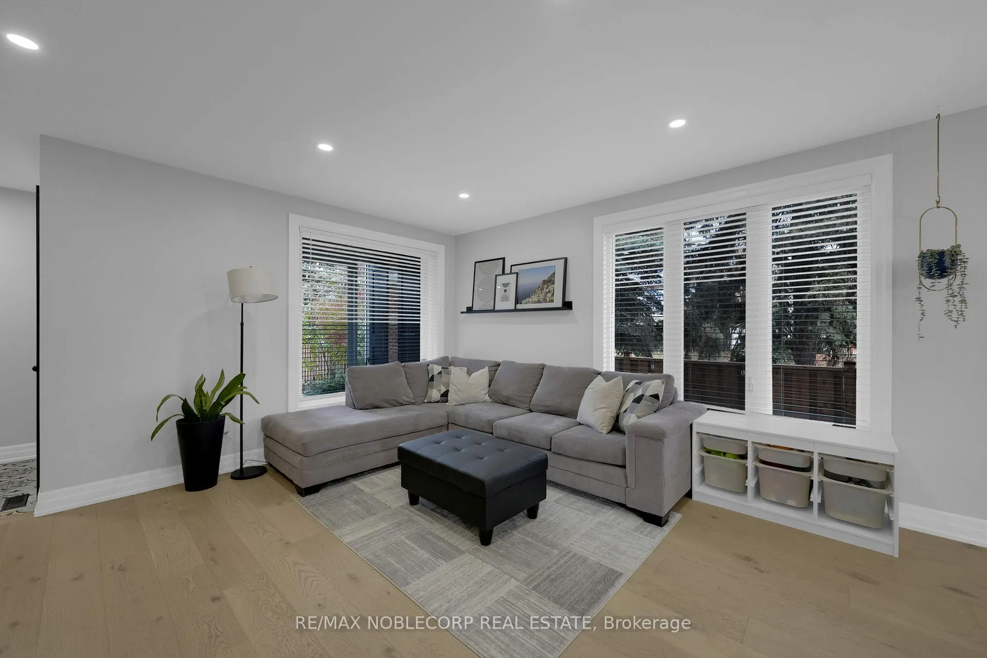 Photo 10 of 115 Aberdeen Avenue, Vaughan, East Woodbridge — HOMEH
